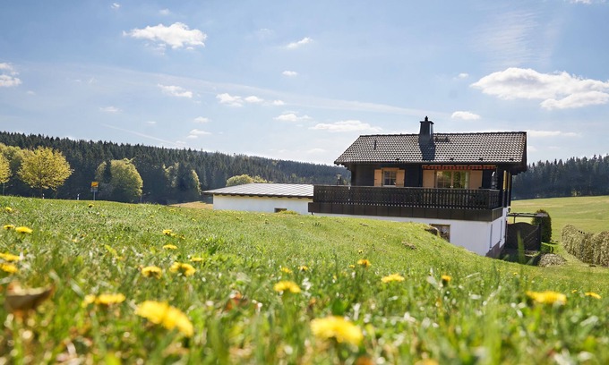 Vesser Apartment | Log cabin flair in the middle of mountain meadows and forest, huge terrace and garden