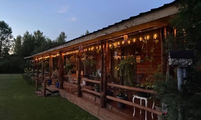 Vestaburg House | Log Cabin house on 10.5 acers of wooded land. Accommodates 20 plus guest.