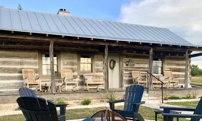 Fredericksburg Cabin | Log cabin located just 8 minutes from Main Street on Private Gated Ranch