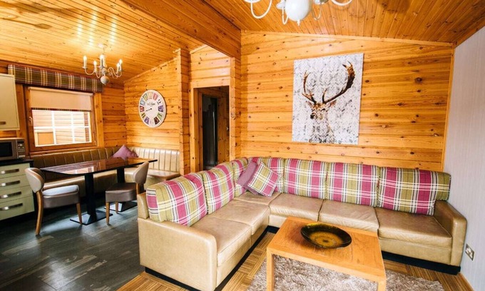 Bishopton House | Log Cabin near Glasgow