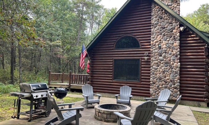 Babcock Cabin | Log Cabin Near Lakes & Trails – Fireplace, Fire Pit, Patio & Games for All