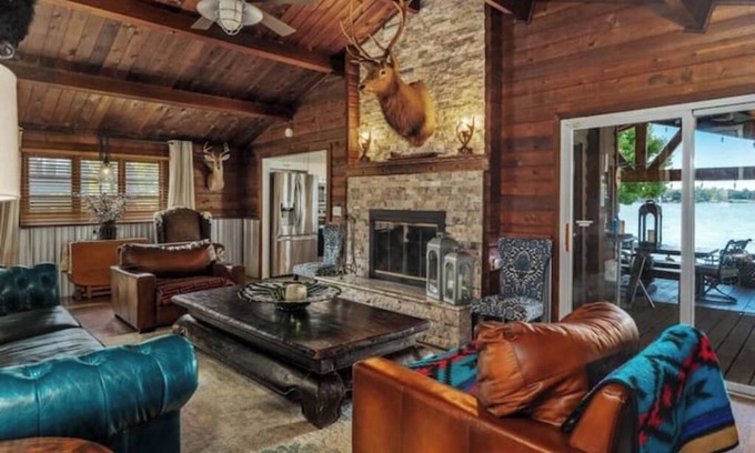 Tool Cabin | Log Cabin on Open Water