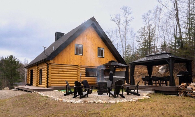 Saint Come Ski Chalet | Log cabin | Spa | Cozy | Ski Val St-Côme