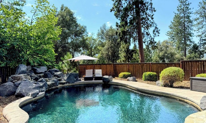 Coarsegold House | Log Cabin w/pool, spa, game room, sleeps 20!