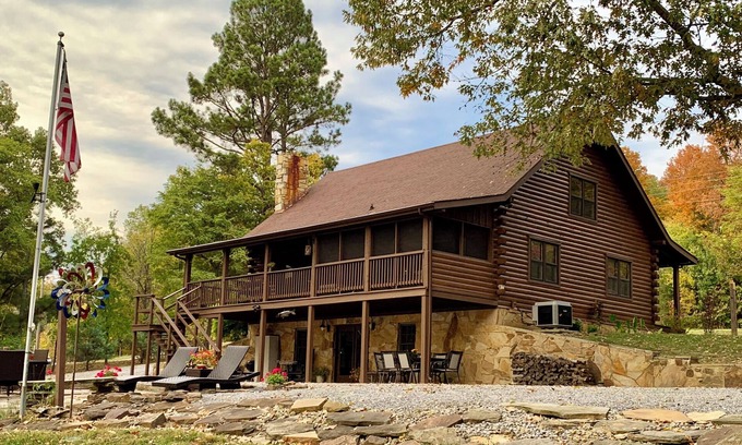 Livingston County Cabin | Log cabin w/walk out basement and loft located on Ohio Rivers edge.
