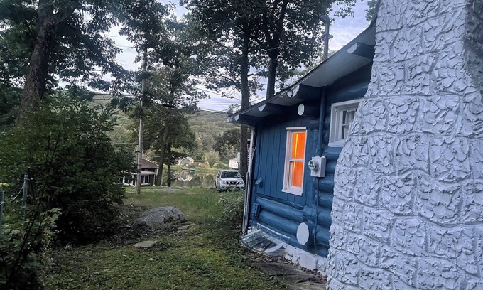 West Milford Cabin | Log Cabin with Great Lake Views