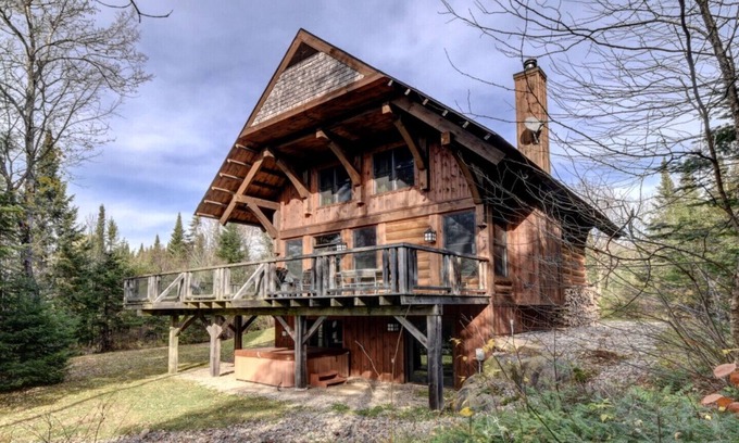Lac Superieur Village Cottage | Log Home Vallée du nord #056