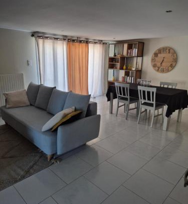 Venouse Apartment | Logement indépendant au rdc d'une maison