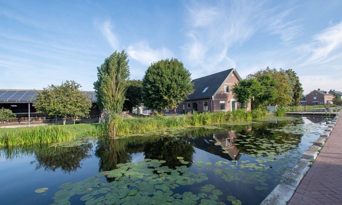 Leidschendam Apartment | Logies 7: Spacious 2-person apartment.