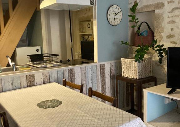 Varennes-les-Narcy House | Logis côté Jardin