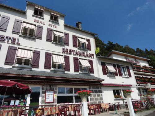 Jassat Hotel | Logis Hôtel Le Beau Site