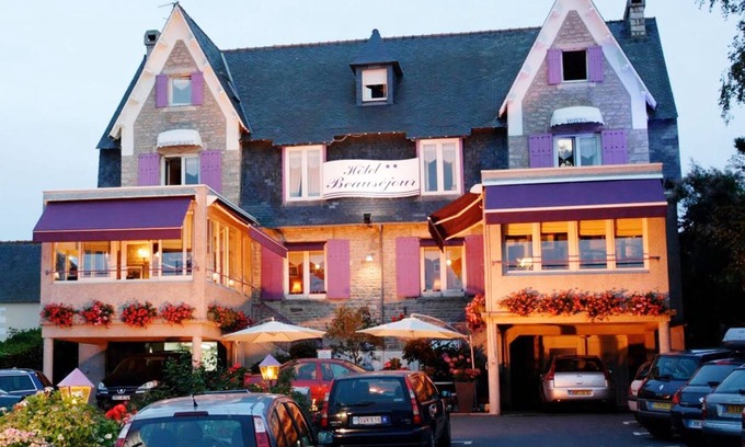 Erquy Hotel | Logis Hotel Beausejour