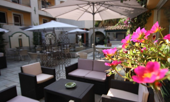 Cabestany Hotel | Logis Hotel Restaurant Les II Mas