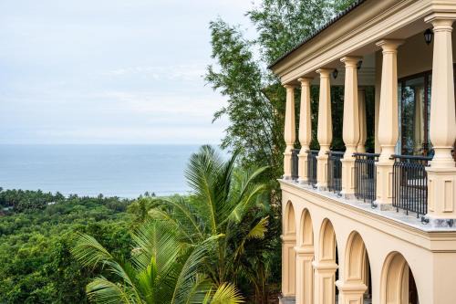 Morjim Villa | LohonoStays Sacri Borod Hill Villa 4