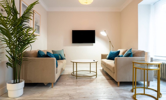 Zaragoza Centro Apartment | LOIRA HIDALGO: Spaciousness and Elegance