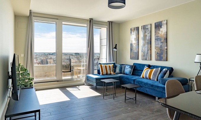 La Almozara Apartment | LOIRA TORRE 1: Panoramic Luxury in Zaragoza