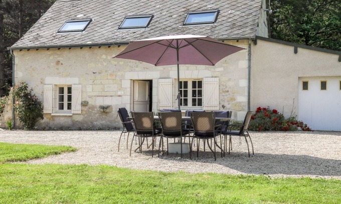 Continvoir House | Loire Valley Country House with large private garden and access to castle pool