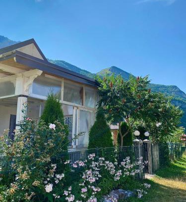 Vusanje House | Lola Guest House