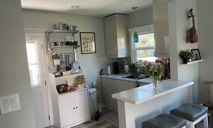 Lomita Apartment | Lomita Sunset Bungalow,