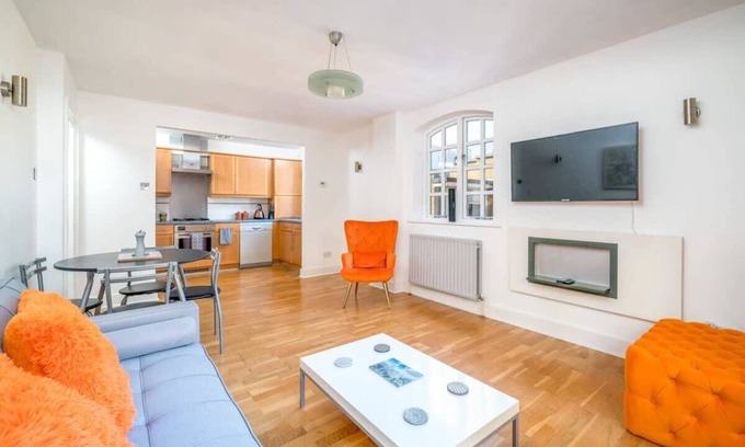 Riverside Apartment | London Bridge 🏡 Deluxe Two-Bedroom Serviced Apartment