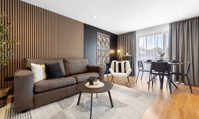 Coppetts Apartment | London Grove Apartments