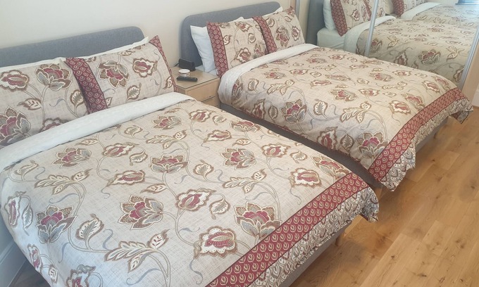Valentines Apartment | London Luxury Spacious 2 Bedroom Apartment 5 mins from Ilford Stn.