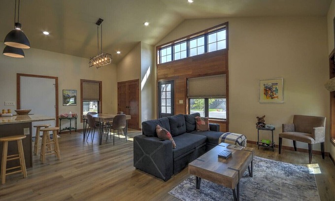 Red Lodge Apartment | Lone Elk Retreat Red Lodge