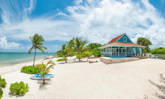 East End House | Lone Palm by Grand Cayman Villas