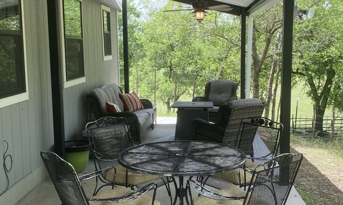 Weatherford Cabin | Lone Pine Cabin - Weatherford, Texas
