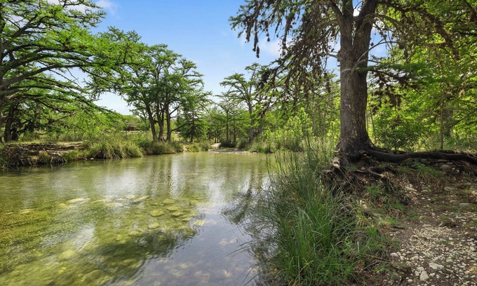Concan House | Lone Star @ Frio River Vacation Rentals