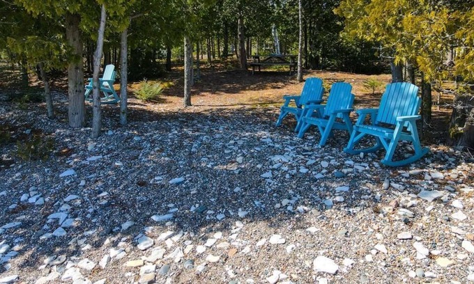 Manitoulin District Cottage | lonesome bay lakefront getaway