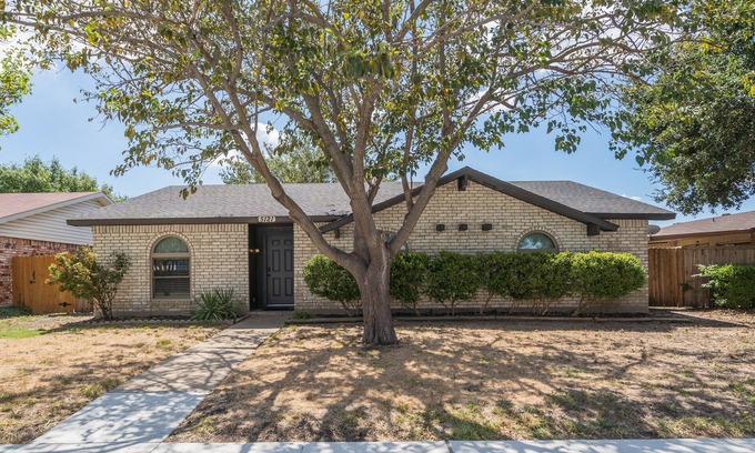 The Colony House | LoneStar Getaway