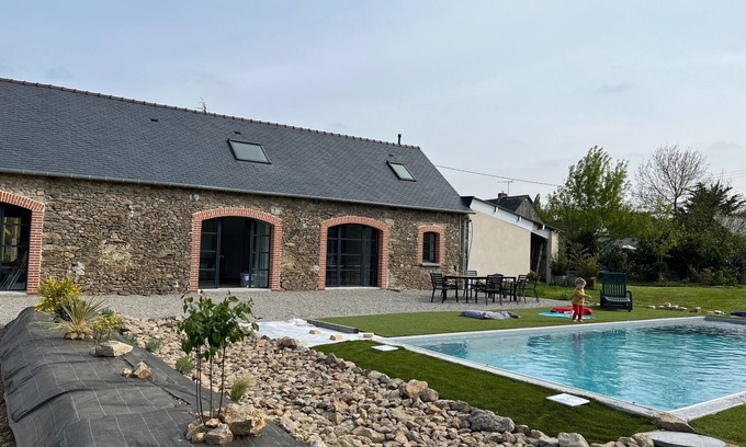 Prinquiau House | Longère en Pierre Avec Piscine Chauffée