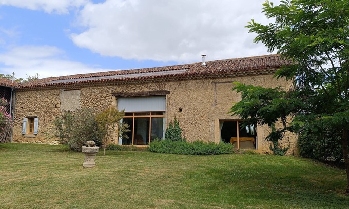Moncorneil-Grazan House | Longère (farmhouse), single storey, all comforts. Pets allowed