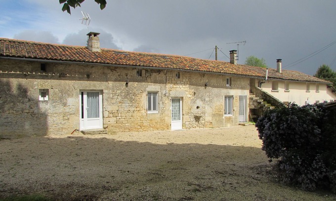 Alloinay House | Longère (traditional long house) in southern Deux Sèvres