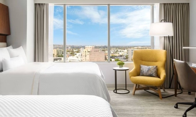 Downtown Long Beach Hotel | Long Beach Stay | 2 Double Beds | Near Downtown & Harbor
