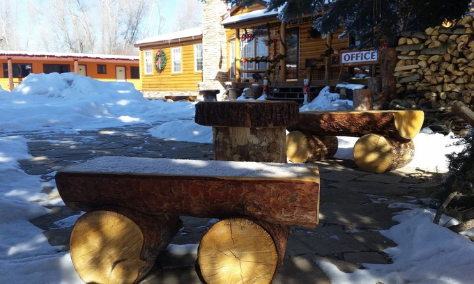 Gunnison Hotel | Long Holiday Motel