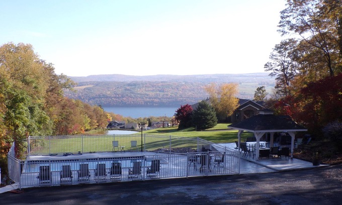 Town of Reading Bed & Breakfast | Long House Manor B And B
