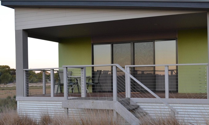 Murray Bridge House | Long Island Retreat on the Murray River