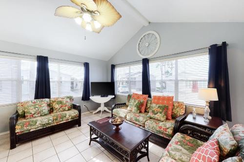 Port Isabel House | Long Island Village Conch Unit 1