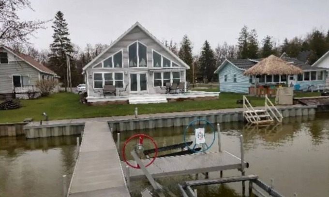 Alpena Cottage | Long Lake cottage in Alpena, MI