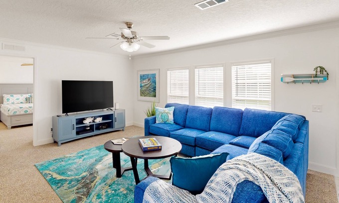 Taylor Creek House | Long Lake House | Waterfront stay in Okeechobee with scenic deck