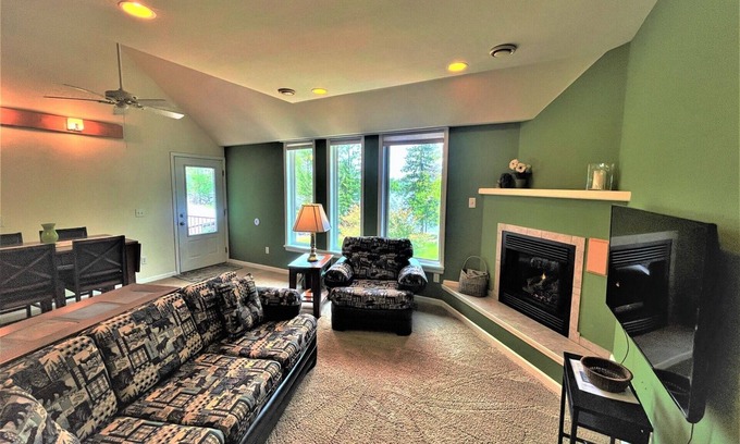 Phillips Condo | Long Lake North Pine Ridge | 4 Bed, 2 Bath