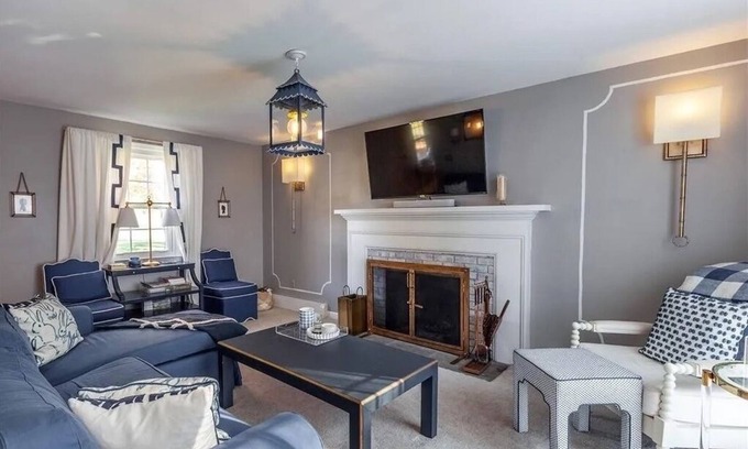 Bethlehem Village House | Long Meadow Manor, skiing, game room, Apple picking and Lake nearby