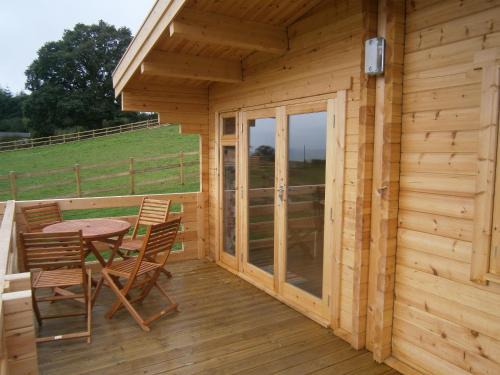 Halfway House Ski Chalet | Long Mountain Centre Log Cabins