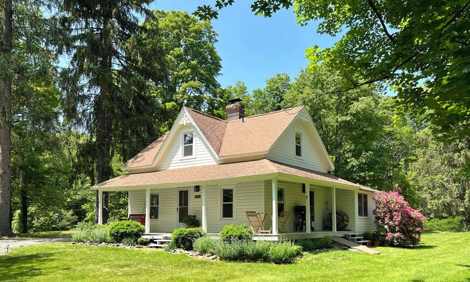 Rhinebeck Cottage | Long Pond Cottage, Country Retreat in Rhinebeck