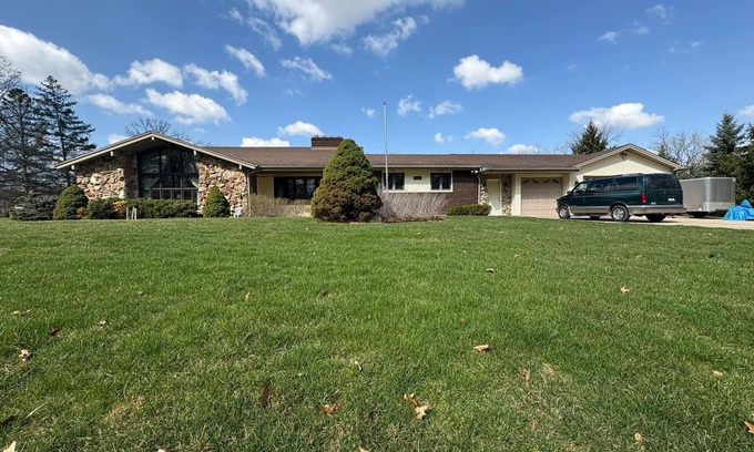 Homer Glen House | Long Run Acres Oasis where nature abounds