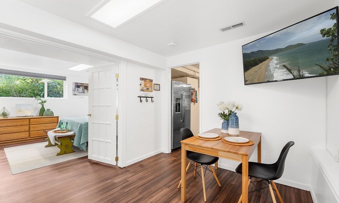 Bothell House | Long Term Stay Discount. Business, Couples and Families Welcome/Ground Floor