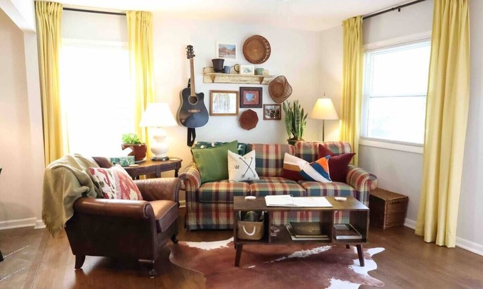 Kansas City House | LONG TERM STAY - Request for Booking Future Dates