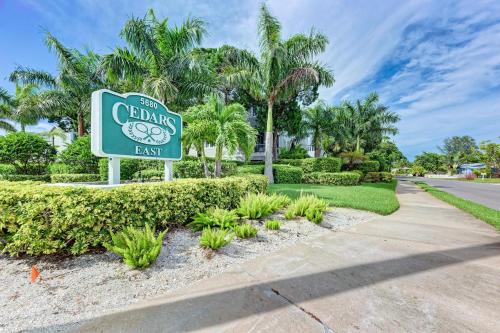 Whitney Beach Apartment | Longboat Key Cedars Beach House-Pet Friendly-2 Minute To The Beach